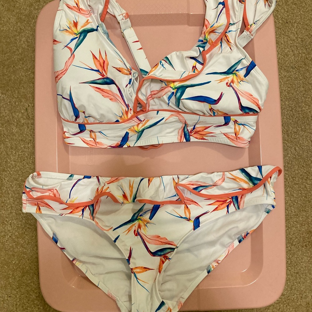 🛍️3/$12 Time and True Women’s 2 piece swimsuit - Picture 2 of 7